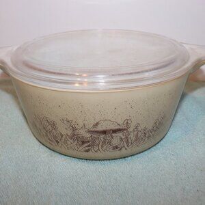 Vintage Pyrex 475-B Forest Fancies Mushroom Casserole Baking Dish w/ Lid.  2.5 Q